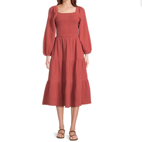 beachlunchlounge Dresses & Skirts - beachlunchlounge Women's Cutout Back Smocked Midi Dress L